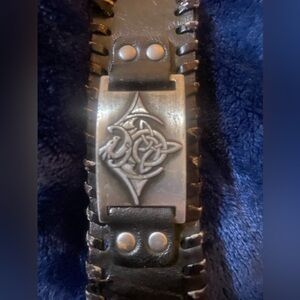 🎬🎬🎬SENT FREE GIFT Dragon racer, black leather dragon bracelet